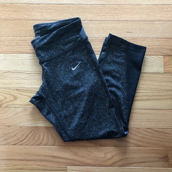 Nike Mesh Crop Tights - Picture 1 of 5